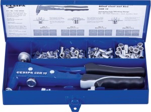 Skrzynka z nitonakrętkami z nitownicą do nitonakrętek GBM 10 M4-M6, zestaw 195-częściowy GESIPA