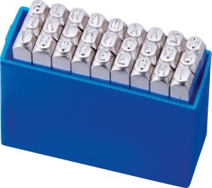 Zestaw znaczników literowych, niklowanych, wysokość czcionki 8mm TURNUS