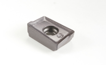3M AXKT 130408R-PDRMM IC328-MILL2000 Inserts with a variety of corner radii. Heavy duty design: dovetail section shape, helical cutting edge and positive rake angle. Enables secure clamping and high durability in rough applications.