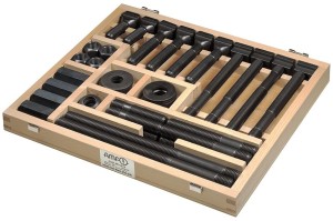 Zestaw śrub mocujących M12x14 AMF